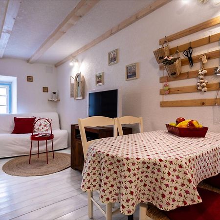 Apartman Valdi バスカ エクステリア 写真