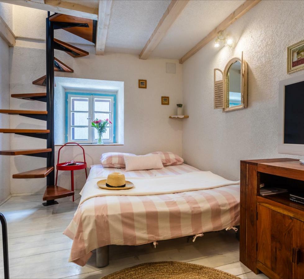 Apartman Valdi バスカ エクステリア 写真